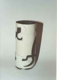 Raku cylinder with transparent glaze and gecko motif-view 2